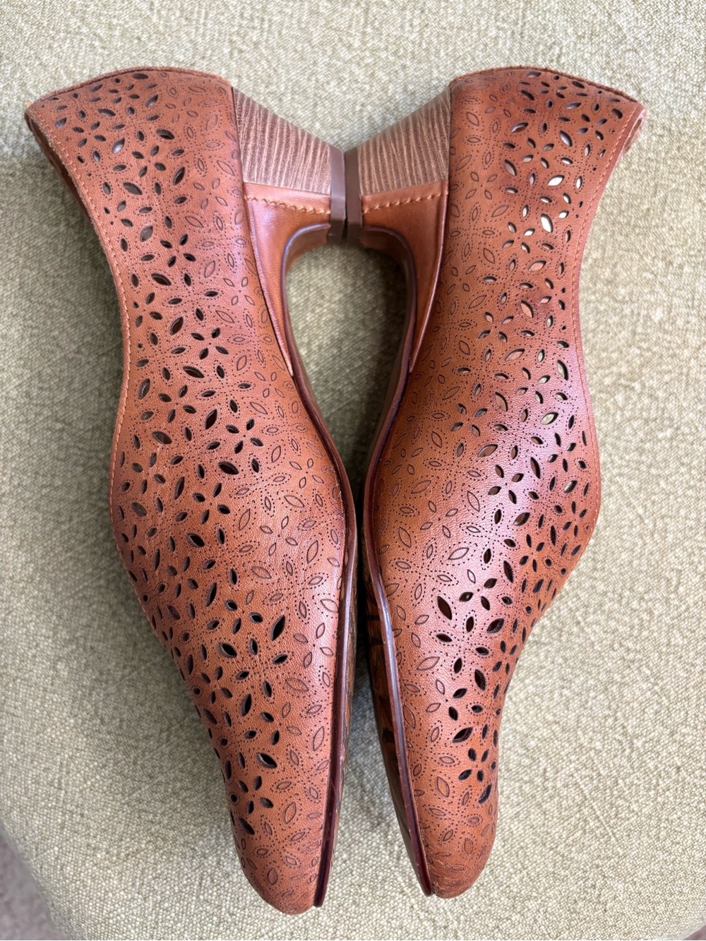 PIKOLINOS Elba Perforated Leather Pump in Brandy Leather w 1.5” Kitten Heel 7.5 - Picture 10 of 14